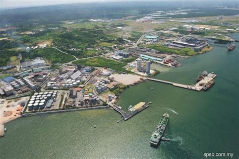 The town is surrounded by stretches of cocoa and palm oil plantations. RM13 bil petrochemical project in Lahad Datu raises ...