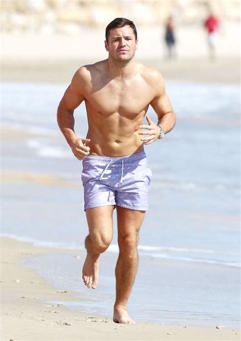 15 Hot Male Celebs Working Out