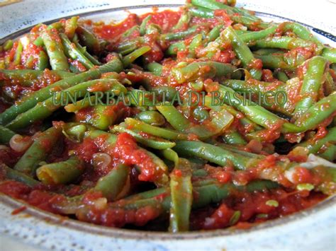 Sono verdi e teneri e si raccolgono da maggio a settembre. un'arbanella di basilico: Le ricette con i fagiolini per ...