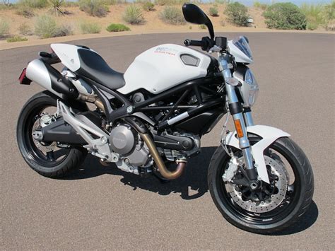 The monster comes with dual disc front brakes and disc rear brakes along. Ducati Monster 696 Seat Height ~ Moto250x