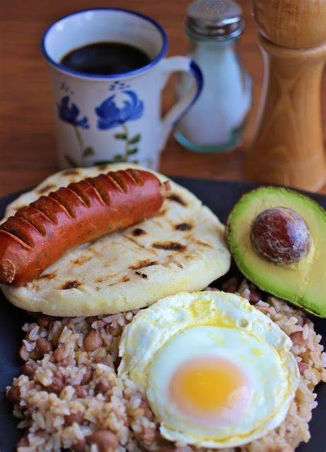Ropa vieja, empanadas, peruvian rotisserie chicken, and more dishes to try from the vast and gloriously diverse world of latin american cuisine. 10 Comforting Latin-Style Breakfasts | Colombian food ...