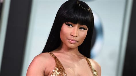 Nicki Minaj Pays Off Thousands In Fans Student Loans Tuition Abc7