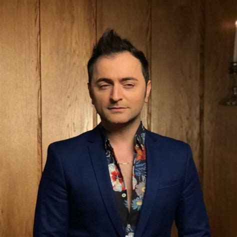 03 ocak 1980, ankara zakkum grubunun solisti, gitaristi ve bestecisi. Yusuf Demirkol - Zakkum'un yeni şarkısı çıkacakmışşş 😎...