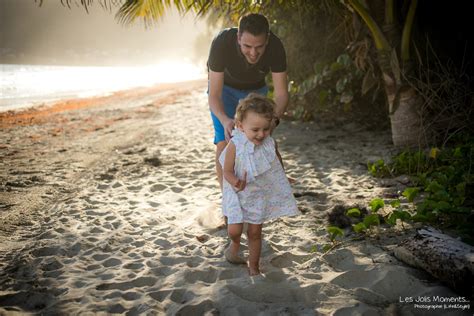 Séance à la plage avec une enfant de 2 ans Photographe Martinique