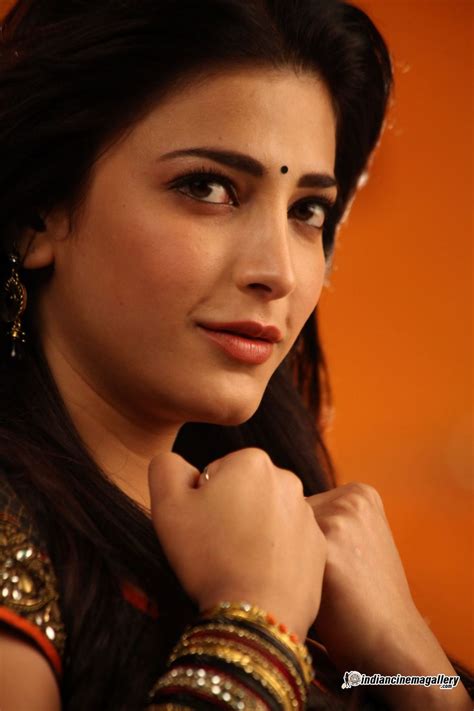 Shruti Hassan Actress Photos Stills Gallery