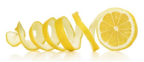 How To Make A Lemon Twist Garnish The Easy Way