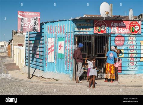 South Africa Township Shop Fotos Und Bildmaterial In Hoher Auflösung
