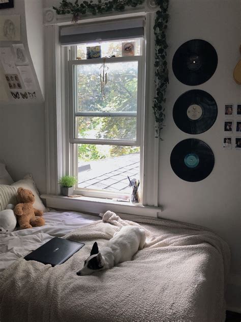Cute Aesthetic Bedroom Room Inspo Small Bedroom Ideas Artsy Grunge White Records Window Retro
