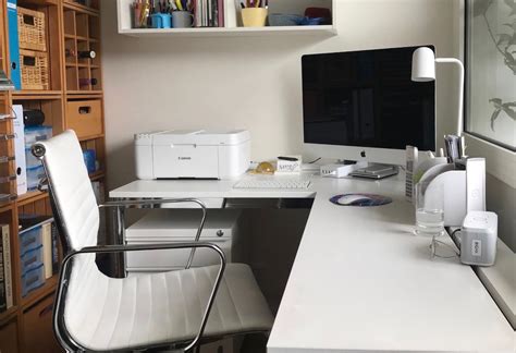 14 Minimalist Desk Setup Ideas For Maximum Style 2023