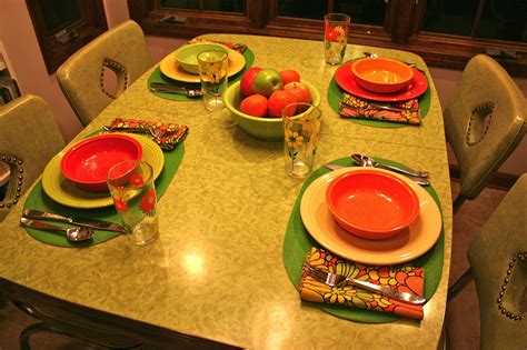Son entretien quotidien est très facile et ne nécessite pas. 217 vintage dinette sets in reader kitchens - | Dinette ...