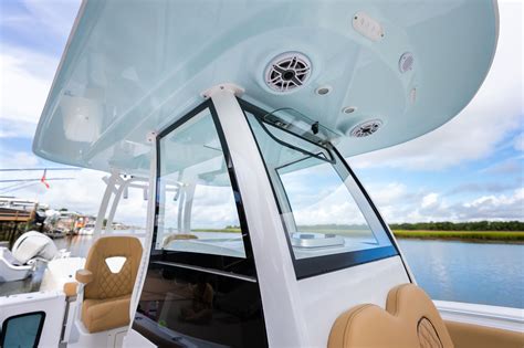 Open 282 Center Console · Features Sportsman Boats