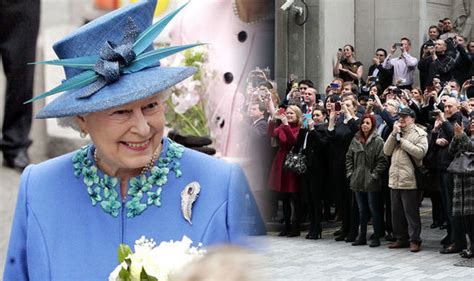 Queen Elizabeth Once Photobombed A Selfie In Glasgow During
