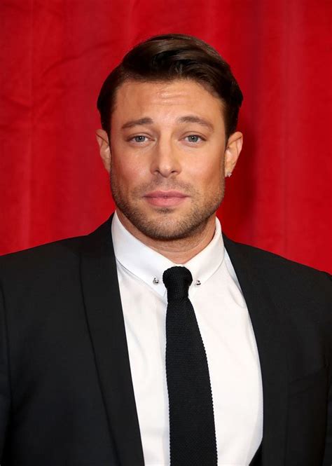 Duncan james (born 7 april 1978) is an english singer, actor and television presenter. 'Hollyoaks' Spoilers: Kieron Richardson And Duncan James ...
