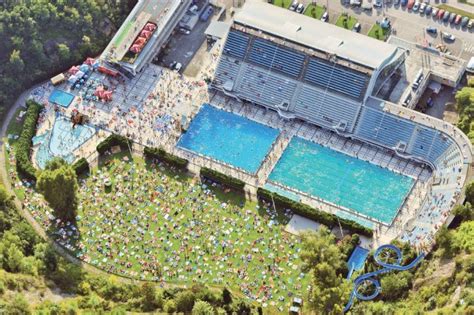 Milé pekné zrekonštruované koupaliště pražačka s nerezovým bazénom. Plavecký stadion Podolí - Kultura.cz