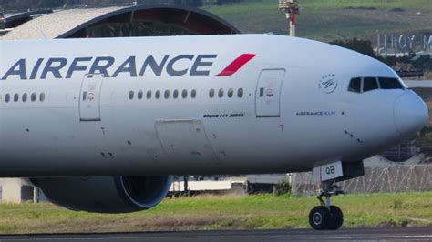 FGSQB Boeing 777328(ER) Air France @ St Denis de la Réunion (RUN