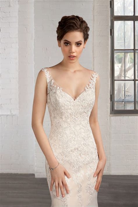 Abiti da festa sposa abiti da sposa rossi vestiti da ballo stili di abbigliamento abito da sposa ballgown matrimonio rosso abiti abiti formali lunghi. Abiti da sposa Vintage retrò | Marialuisa Benetti Sposa Veneto