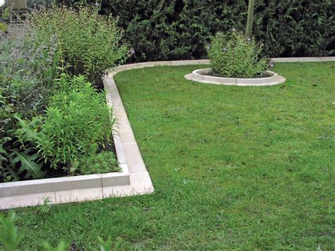 Arcadian Straight Lawn Edging GN700A | Haddonstone USA