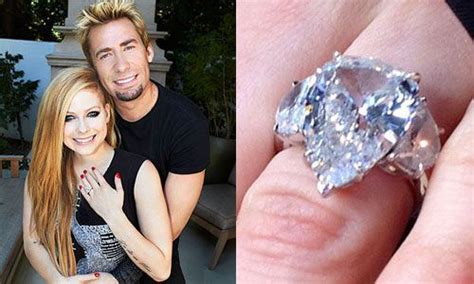 Avril Lavigne Engagement Rings Celebrity Engagement Rings Halo Engagement Ring Wedding Band