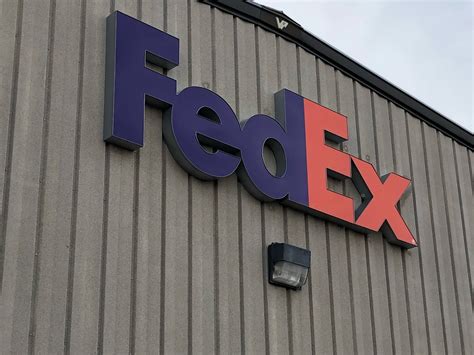 FedEx Ship Center, 1255 H St, Greeley, CO - MapQuest