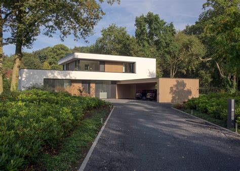 Maas architecten has completed a modern villa in the dutch countryside. Maas Architecten
