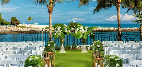 The area's natural beauty can be seen at delfines beach and tortuga beach, while aquaworld and cancun interactive. BH_Ritz-Carlton_Gallery-Weddings-2 - Bal Harbour