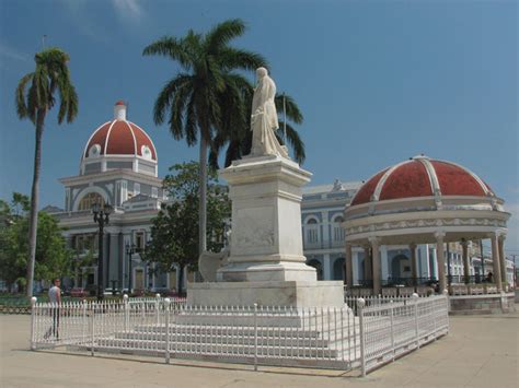 Parque Martí En La Hermosa Ciudad De Cienfuegos Cuba