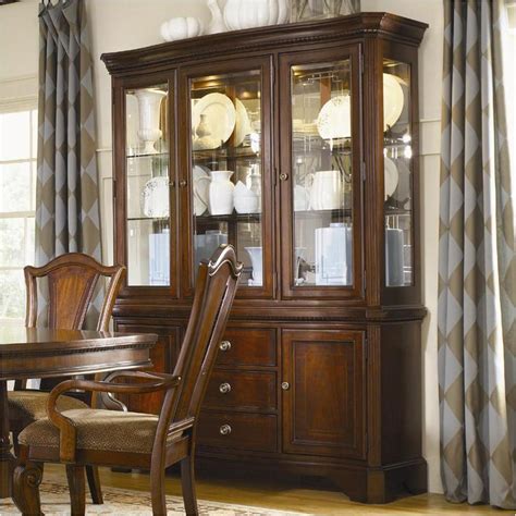We take pride in our amish furniture and the service we provide. 9350-272 Legacy Classic Furniture China/buffet