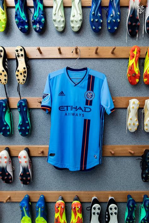 The best memes from instagram, facebook, vine, and twitter about man city. Le club de New-York City FC dévoile son nouveau maillot 2019