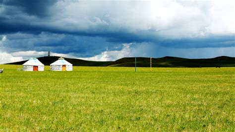 Inner Mongolia Grassland Yurt 1125x2436 Iphone Xsx Wallpaper