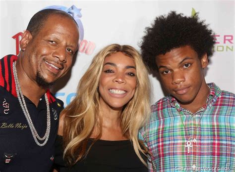 Wendy williams broke down in tears when asked about the ongoing drama with her estranged husband, kevin hunter, and their son, kevin hunter jr., on sunday. Wendy Williams Gets Candid About Her Teen Son Kevin's Struggle With Drug Abuse! | Celebrity Insider