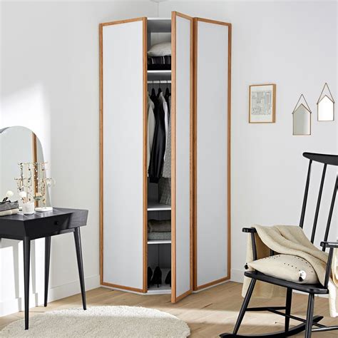 151 resultaten voor 'petite penderie'. Le dressing d'angle Compo. Style scandinave entre laque et ...
