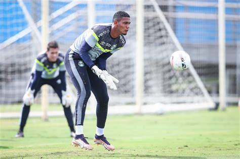 Renato Gaúcho diz que 'caso Adriel' está resolvido no Grêmio; assista