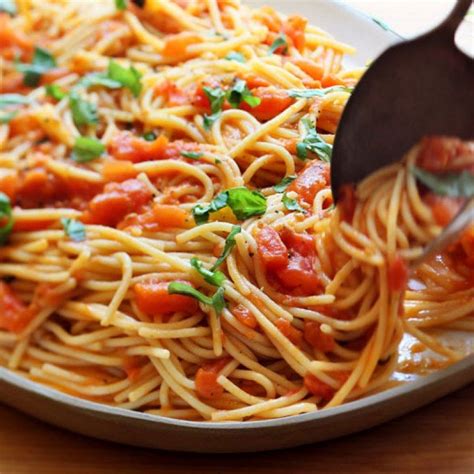 Aunque internacionalmente los platos más conocidos de la gastronomía italiana son la pizza, la pasta y el risotto, italia posee multitud de recetas y. 10 trucos para elaborar una auténtica pasta italiana ...