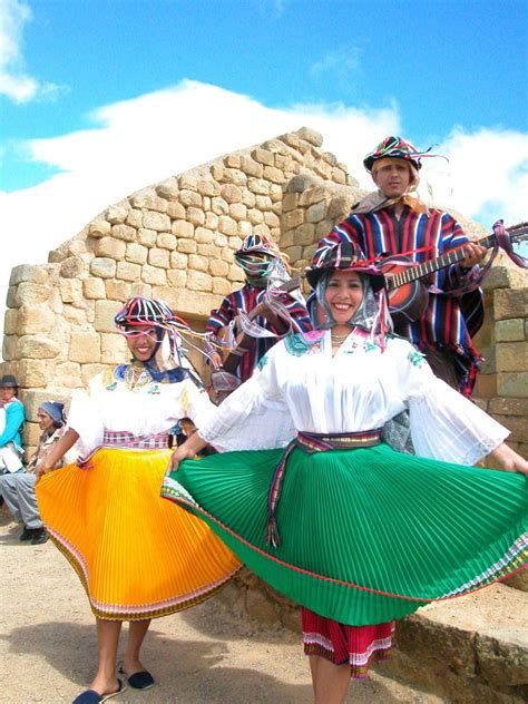 Ecuador Traje Tradicional De La Etnia Zuleta Ecuador South America