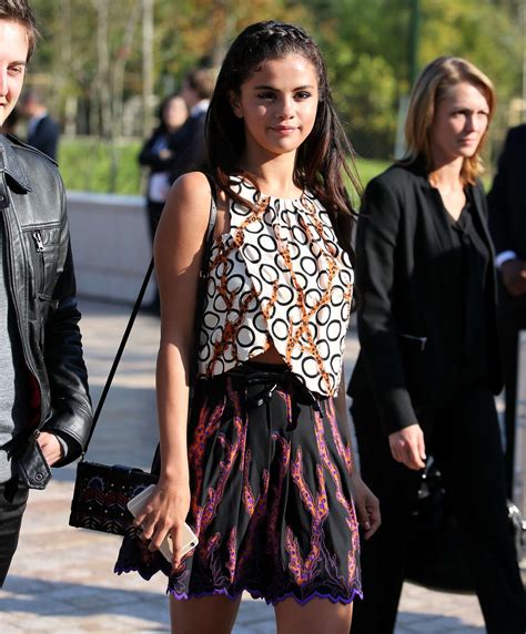 Selena Gomez Louis Vuitton Fashion Show 2015 41 Gotceleb