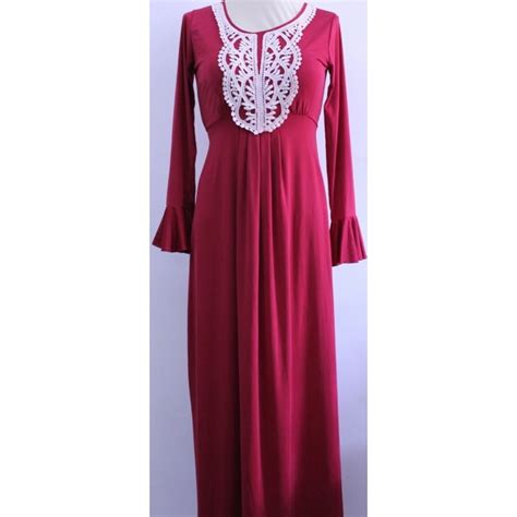 Jubah dress muslimah seringkali dikenakan wanita muslimah untuk menghadiri berbagai acara. Maxi Dress - AZALEA BUSANAPenampilan Muslimah Dengan ...