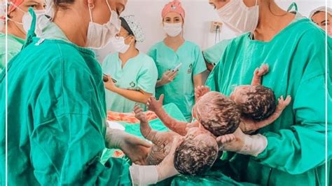 Bidan menolong seorang bidan yang melahirkan anak ke dua. Seorang Ibu Meninggal Dunia Setelah Melahirkan 3 Anak ...