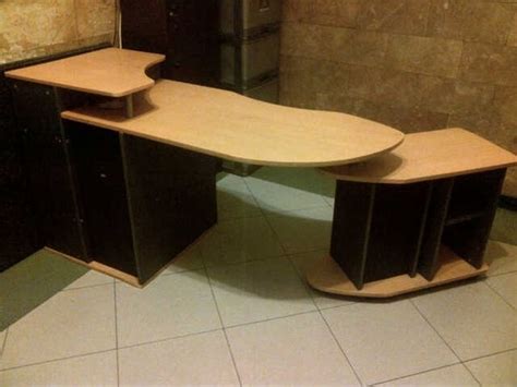 Tersedia dengan berbagai jenis kursi kantor seperti kursi ergonomis, kursi eksekutif, kursi staff, dan kursi tamu sehingga dapat disesuaikan salah satu aspek penting ergonomisnya kursi kantor dilihat dari sejauh mana ukuran tingginya menyesuaikan tubuh dan meja kerja yang kamu gunakan. Jual Meja Kantor/Komputer/Printer dan Kursi di lapak BAV ...