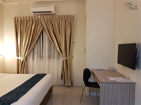 View 2 photos and read 0 reviews. Nadias Hotel Langkawi Review: Pantai Cenang