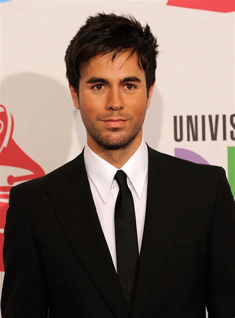 3:56 128 кбит/с 3.0 мб. Enrique Iglesias Making Final Preparations Before Water ...