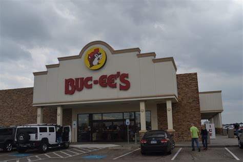 4:09 wolters world 81 832 просмотра. Eating and Shopping Between Dallas and Houston