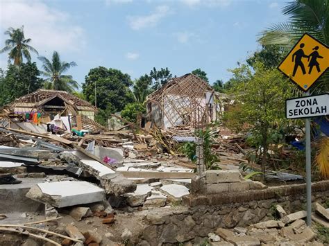 Indonesia Earthquake And Tsunami 2018