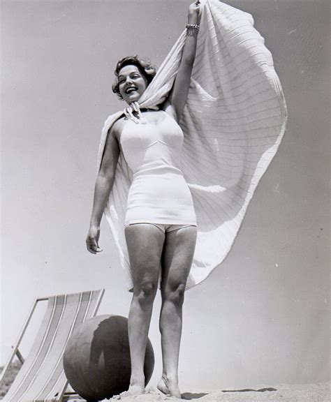Elyse Knox 1940 Vintage Orig Photo Sexy Actress Busty Leggy Swimsuit