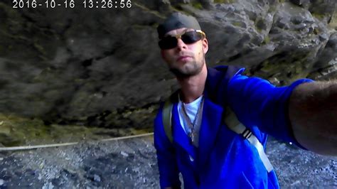 Blick auf den kalbenden gletscher. Berglistüber Wasserfall am klausenpass teil2 - YouTube