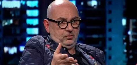 Gnecco , humberto maturana'nın yanında biyoloji okurken bir oyuncu ve bir komedyen oldu. Luis Gnecco visitó Primer Plano y los tuiteros lo ...
