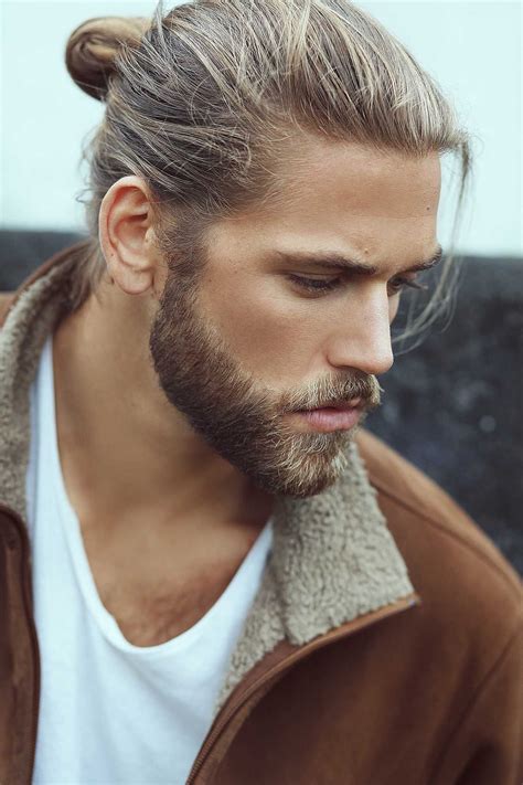 If at any point your hair is becoming unmanageable and is starting to look too untidy, rather schedule a sideburn trim or neck shave so that you at least look professional at work and client meetings. 23+ Macho Hairstyles for Men with Long Hair | Cool ...