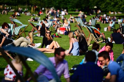 London Weather Forecast Uk Temperatures Set To Soar To 33c Next Week As Thunderstorms Roll In