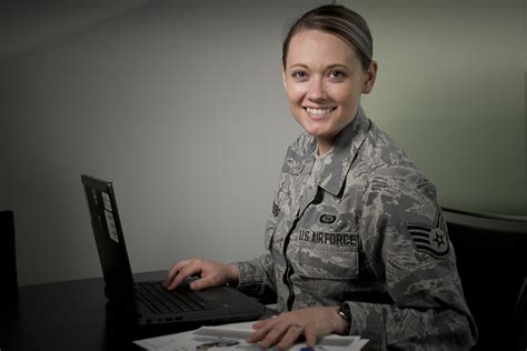 Angs Outstanding Airman Of The Year Staff Sgt Jennifer Masters