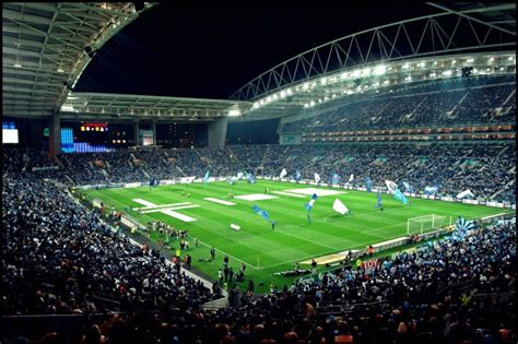 Fc porto hold a national record number of international titles including the champions league (2004) and on the final day of the tour, your group will have lunch in fc porto's dragon stadium whilst. Tours | Central de Fretes & Receptivo - Transportes e Turismo