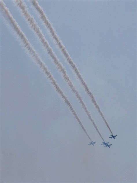 令和3年7月23日 (金・祝) 東京オリンピック競技大会関連 （東京都内上空） ブルーインパルス展示飛行. ブルーインパルス山形市上空
